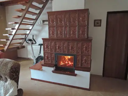 Kachlový krb, Skuteč – realizace Kamnářství Závacký